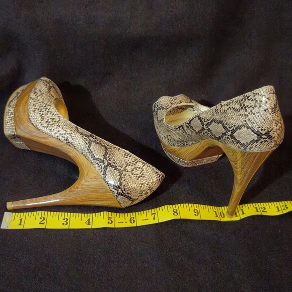 Lulu Townsend Snakeskin Pattern Peep Toe Platform Heels - Size 6.5 - Picture 2 of 7